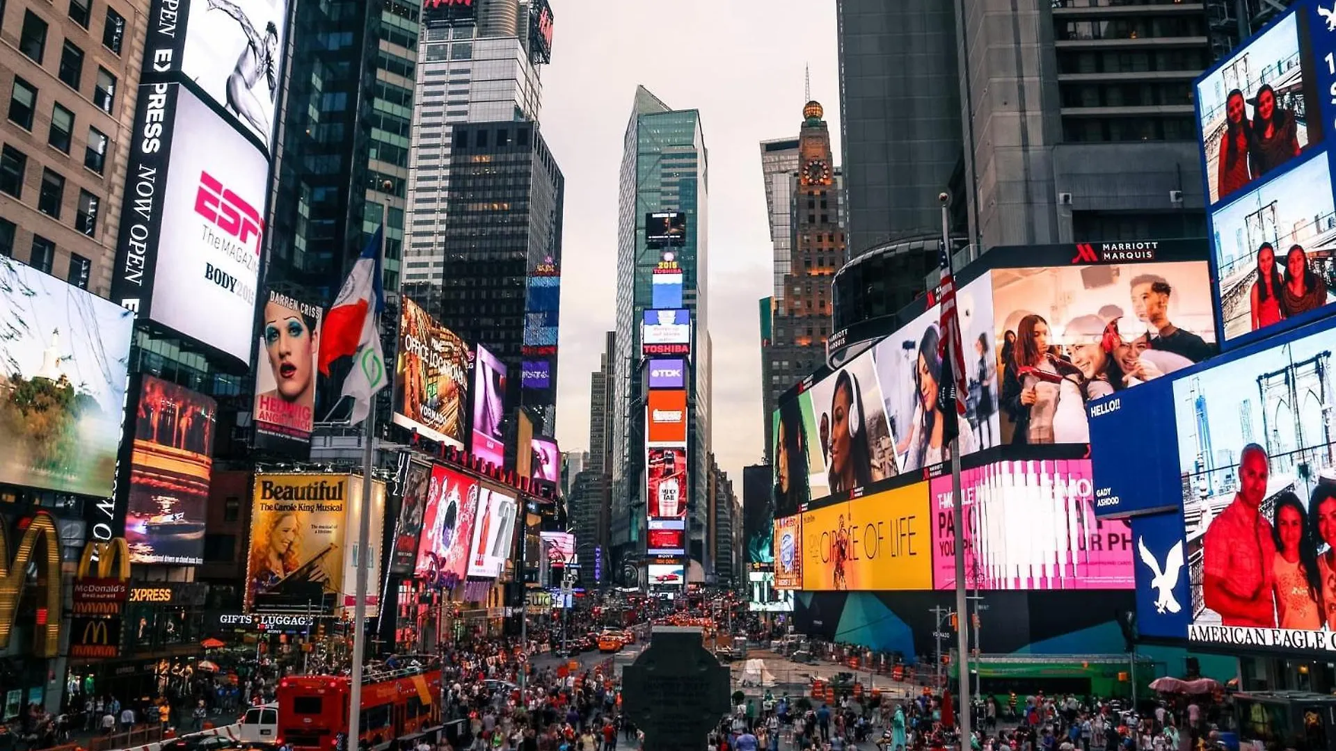 Times Square Manhattan New York Apartments!
